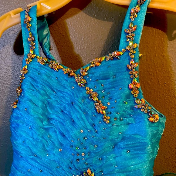 New Turquoise Ritzee ball gown size 6 girls - Picture 1 of 4